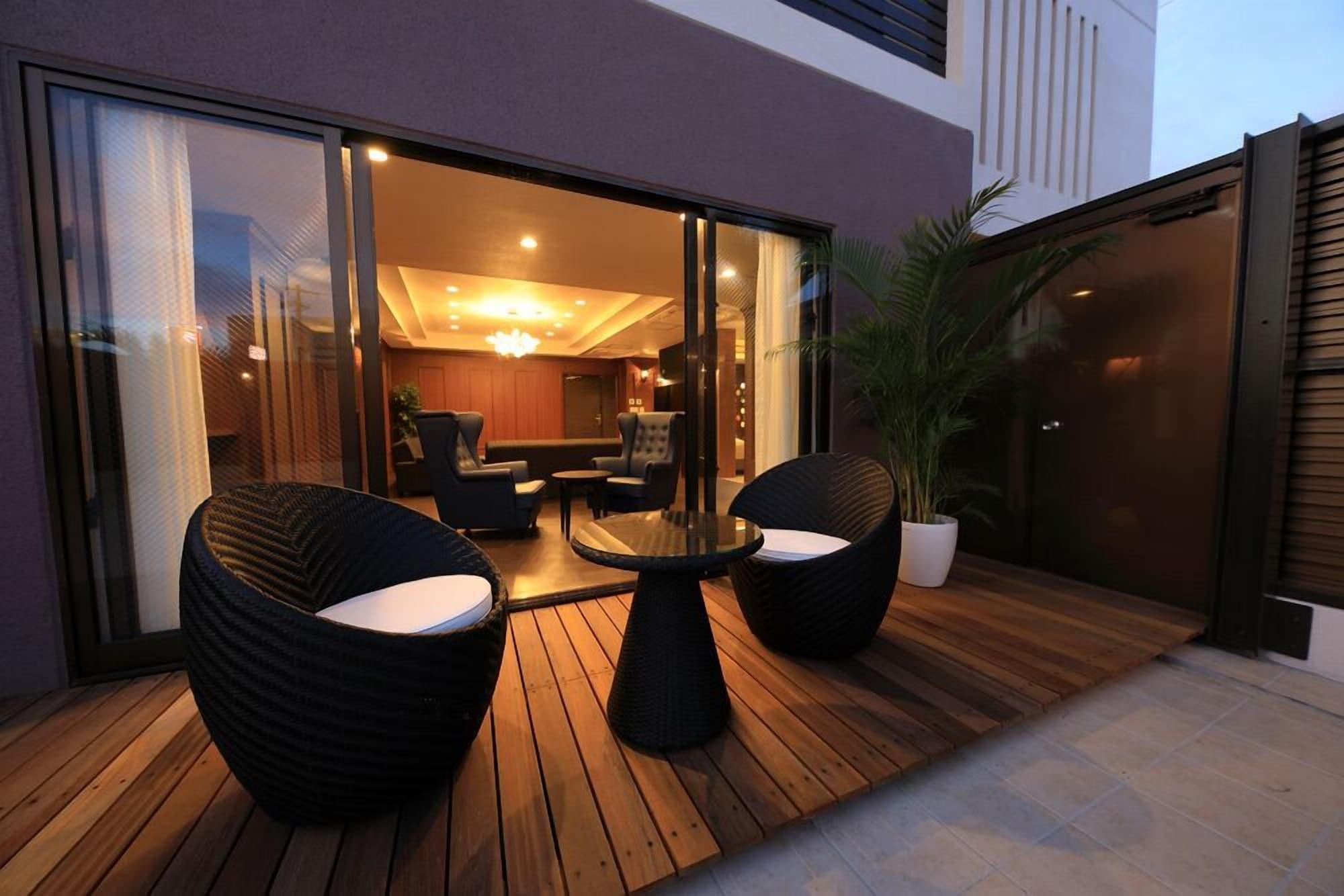 Terrace Garden Mihama Resort Chatan Εξωτερικό φωτογραφία